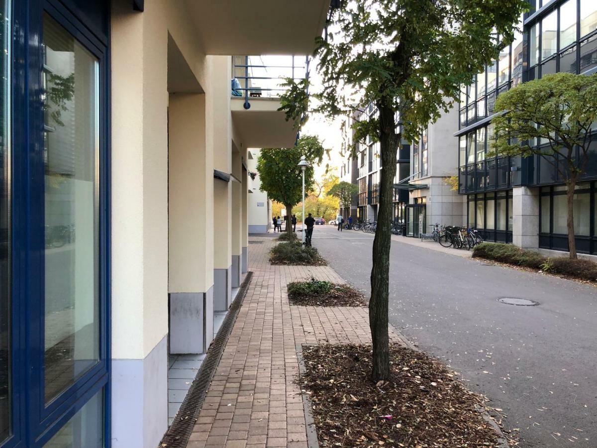 Sonnige Wohnung Im Zentrum Mit Terrasse U Tiefgarage - Netflix & Prime 莱比锡 外观 照片